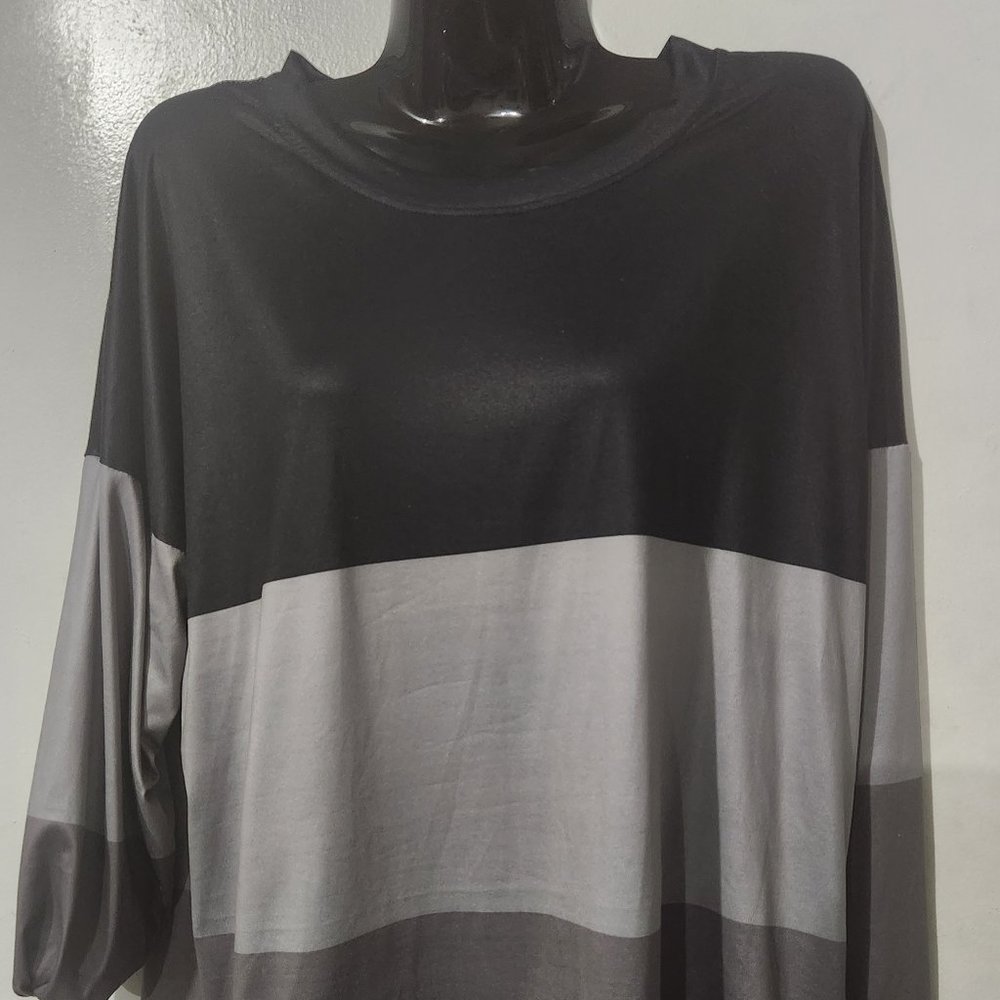 Black & gray color blocked long sleeve Nadine West XL shirt